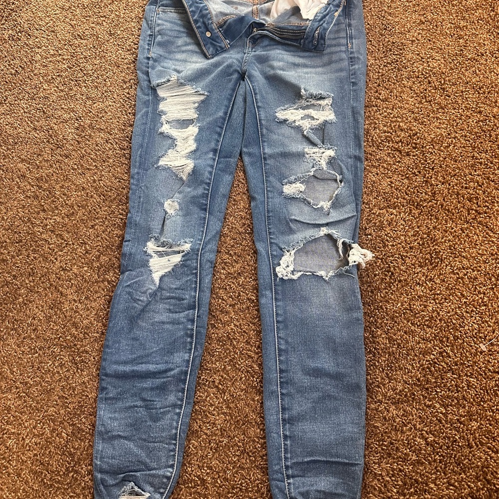Stylish Blue Distressed Women Jeans
